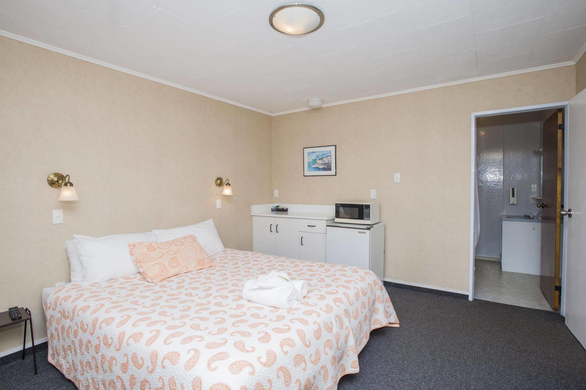 Colonial On Gladstone Motel Gisborne Exterior photo