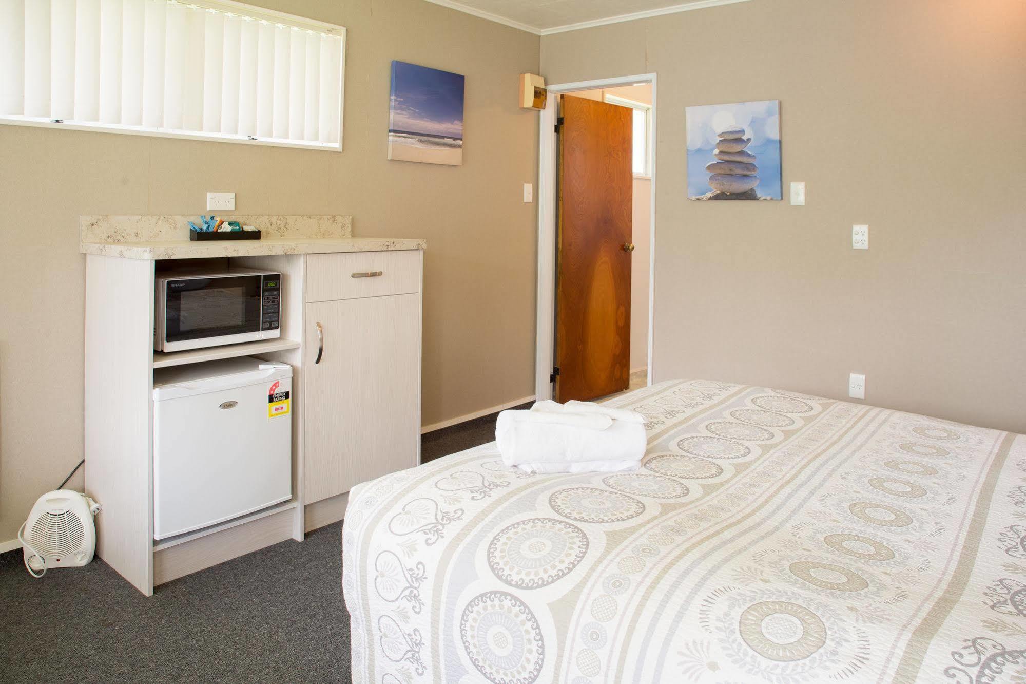 Colonial On Gladstone Motel Gisborne Exterior photo